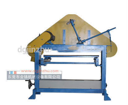380v 50HZ স্টেইনলেস স্টিল ত্রিভুজাকার স্ট্রোক বেল্ট স্যান্ডার 1100*550mm কাজের টেবিলের আকার